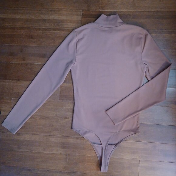 Abercrombie & Fitch mockneck bodysuit - Picture 4 of 15